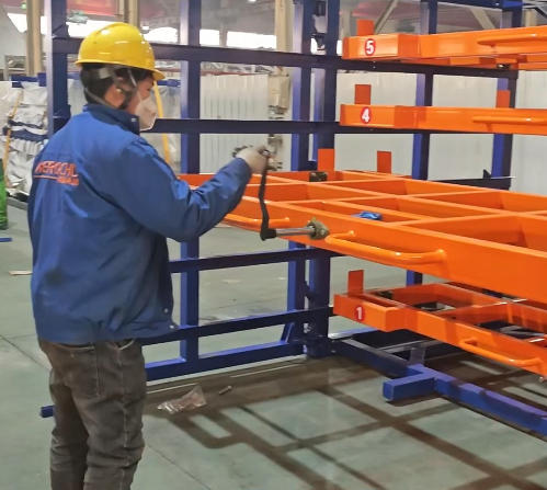 Diseño de estanterías tipo cajón para láminas metálicas