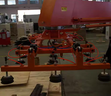 Manipulador automático de carga y descarga de materiales – La solución de Herochu para chapas metálicas de hasta 1000 kg